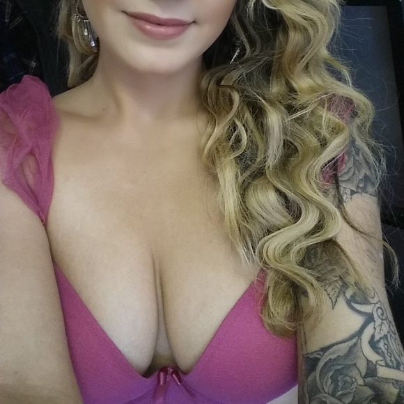 Bright Pink Lingerie Set - Picture 5 of 7